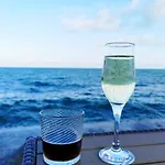 будинок з приватним пірсом та морем совіньон Casa vacanze Odessa