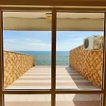 Casa vacanze будинок з приватним пірсом та морем совіньон Odessa