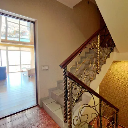 будинок з приватним пірсом та морем совіньон Holiday home Odesa