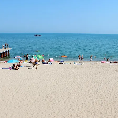 будинок з приватним пірсом та морем совіньон Holiday home *