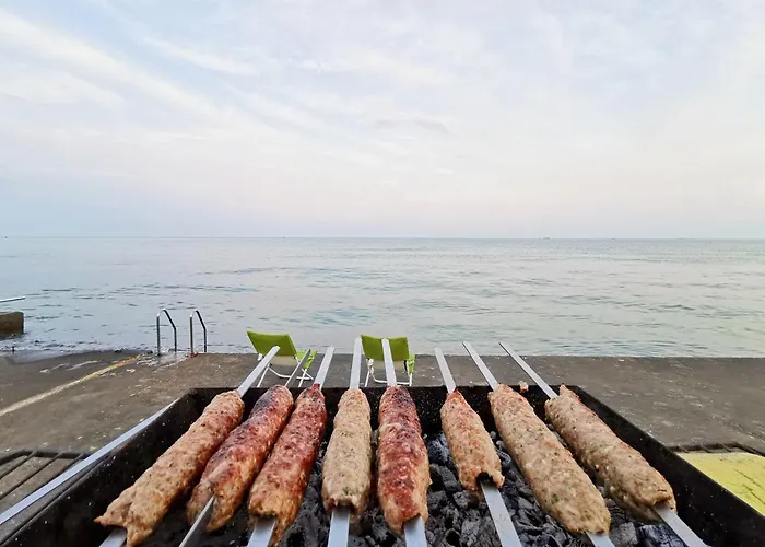 Holiday home будинок з приватним пірсом та морем совіньон *