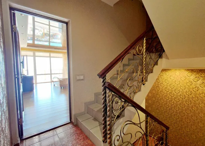 будинок з приватним пірсом та морем совіньон Holiday home Odesa