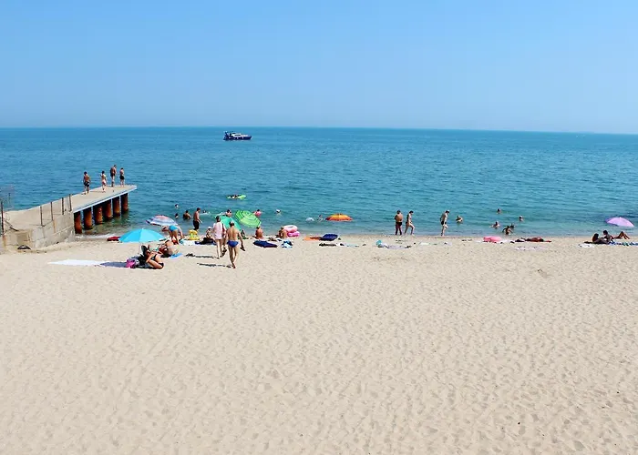 будинок з приватним пірсом та морем совіньон Holiday home *