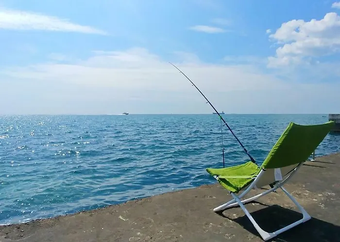 будинок з приватним пірсом та морем совіньон