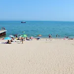 будинок з приватним пірсом та морем совіньон בית נופש *